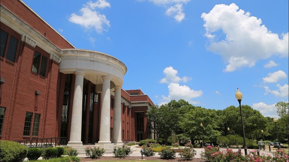 Hinds Community College - Raymond buildings